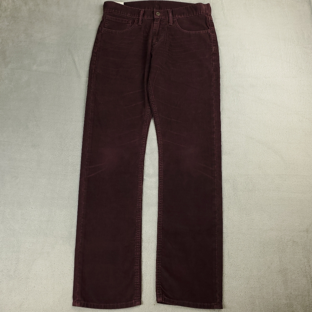 Levi's Men's Corduroy Pants in Burgundy